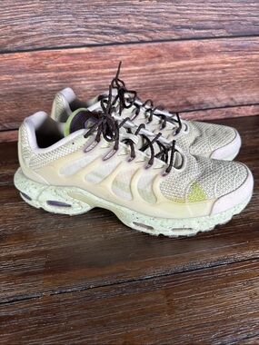 Nike Men’s Light Green Nike Air Max Terrascape Plus sneakers